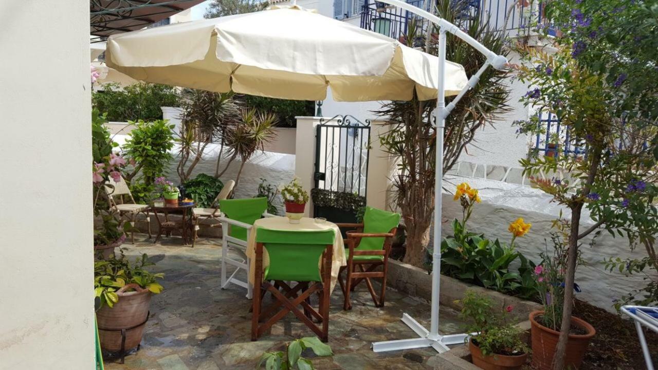 Toula's House Apartment